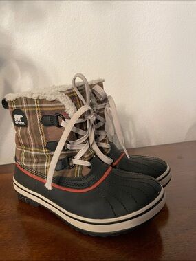 Sorel Kids Tivoli Plaid Duck Snow Boot kids size 3
